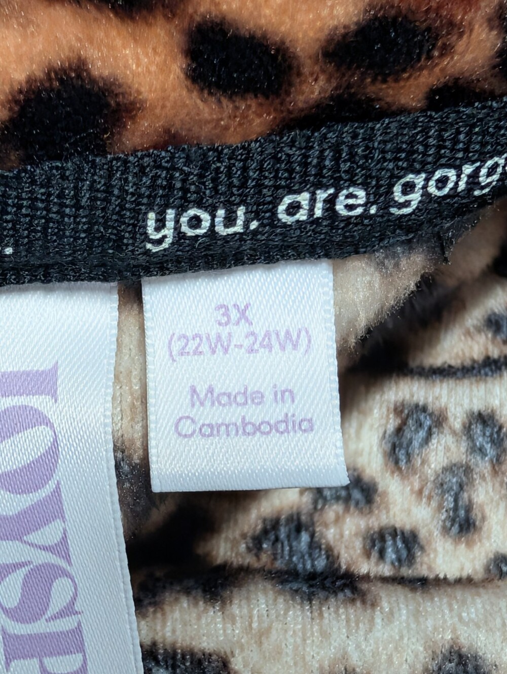 JoySpun Women's Leopard Print Plush Pajama Top Size 3X 22W-24W Soft Button Up - Picture 8 of 9